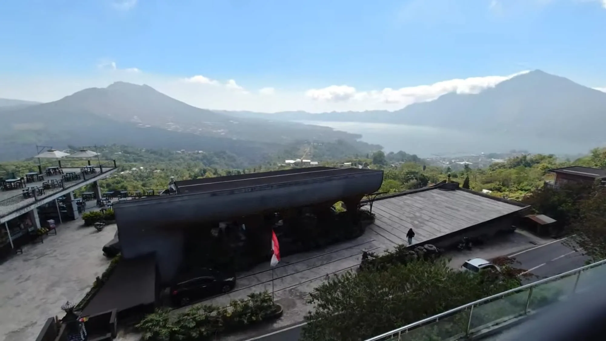 金塔马尼观景台远眺巴图尔火山