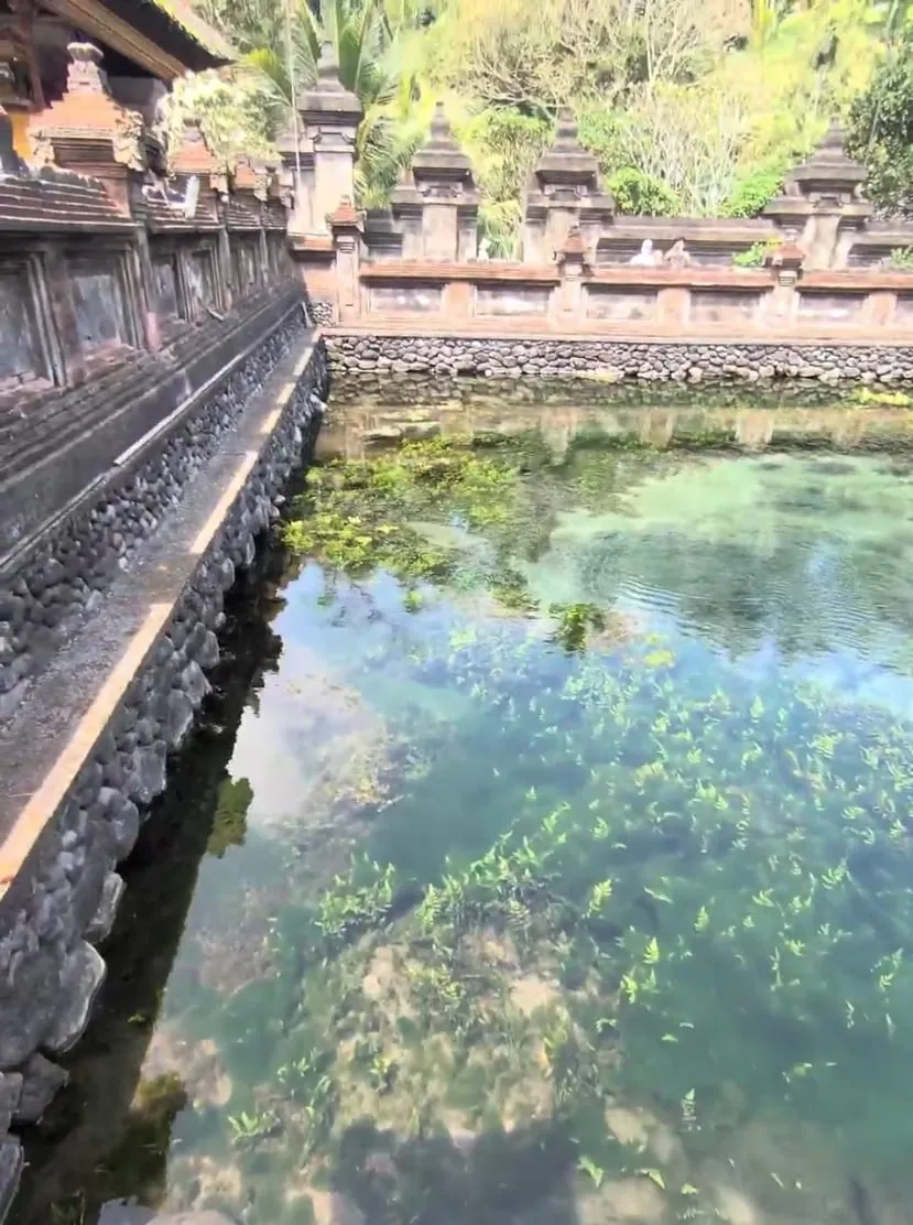 圣泉寺泉眼池